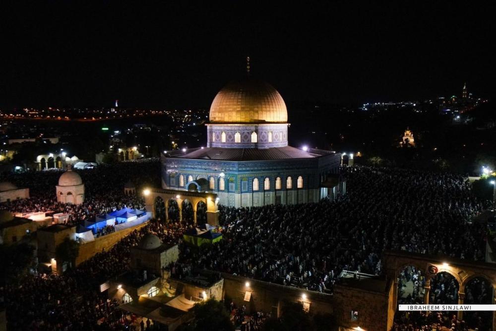 "نفخر بحشود شعبنا المهيبة في ليلة 27 رمضان" حماس تدعو لاستمرار الرباط بالأقصى والمشاركة الواسعة في فجر الجمعة العظيم