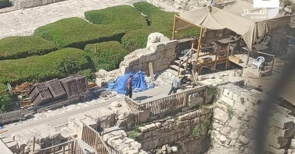"القدس الدولية" تحذر: حفريات الاحتلال تصدع مصليات الأقصى وواجهاته