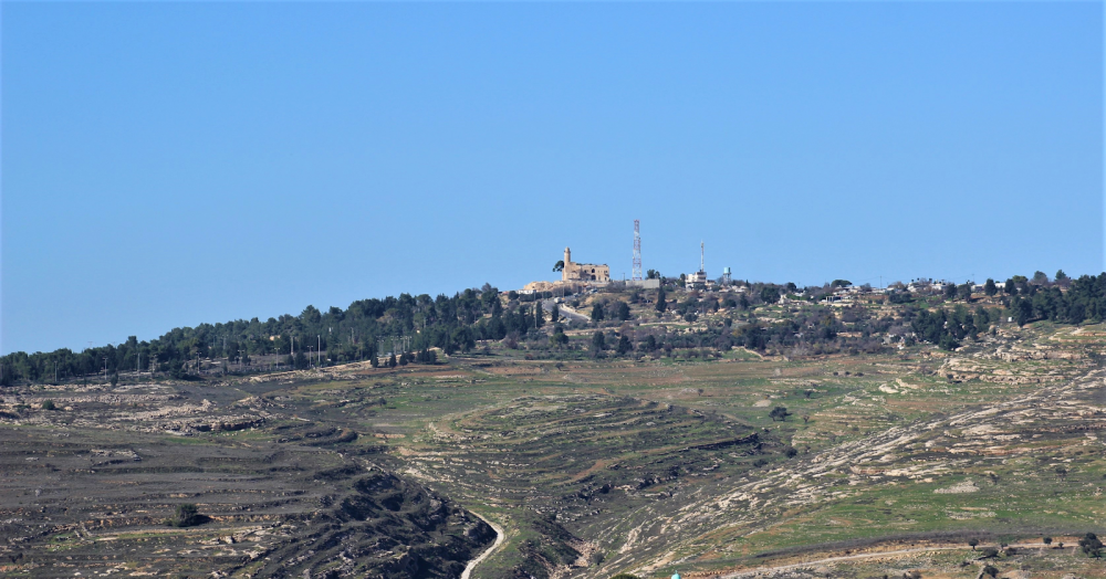 حماس تدعو للتصدي لمخطط اقتحام قرية النبي صموئيل ومسجدها
