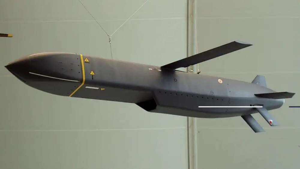 Ukraine gets ready to use "Storm Shadow" to attack Russian targets.