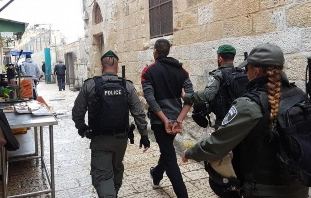 الاحتلال يعتقل أربعة من سكان القدس.