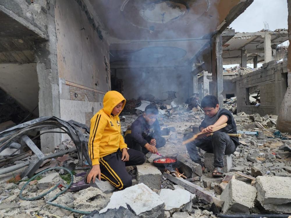 تبقى ستة أيام على الهدنة في غزة، والجهود تبذل لتمديدها.