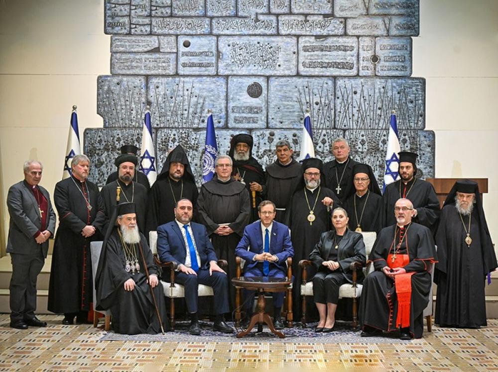 اللقاء بين الزعماء المسيحيين ورئيس الاحتلال يصدم حماس.