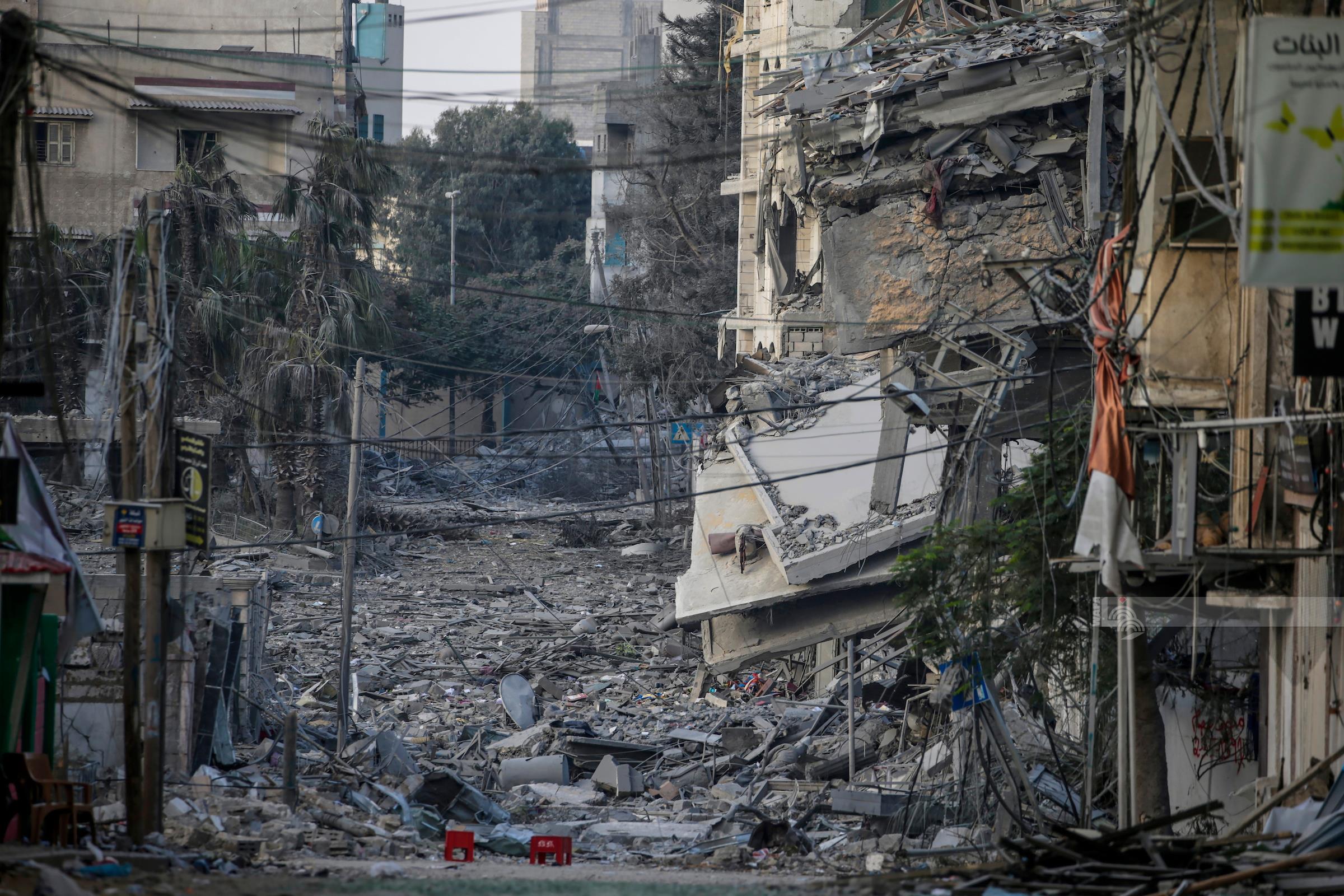 وأدى القصف الإسرائيلي على غزة إلى سقوط عشرات القتلى والجرحى.