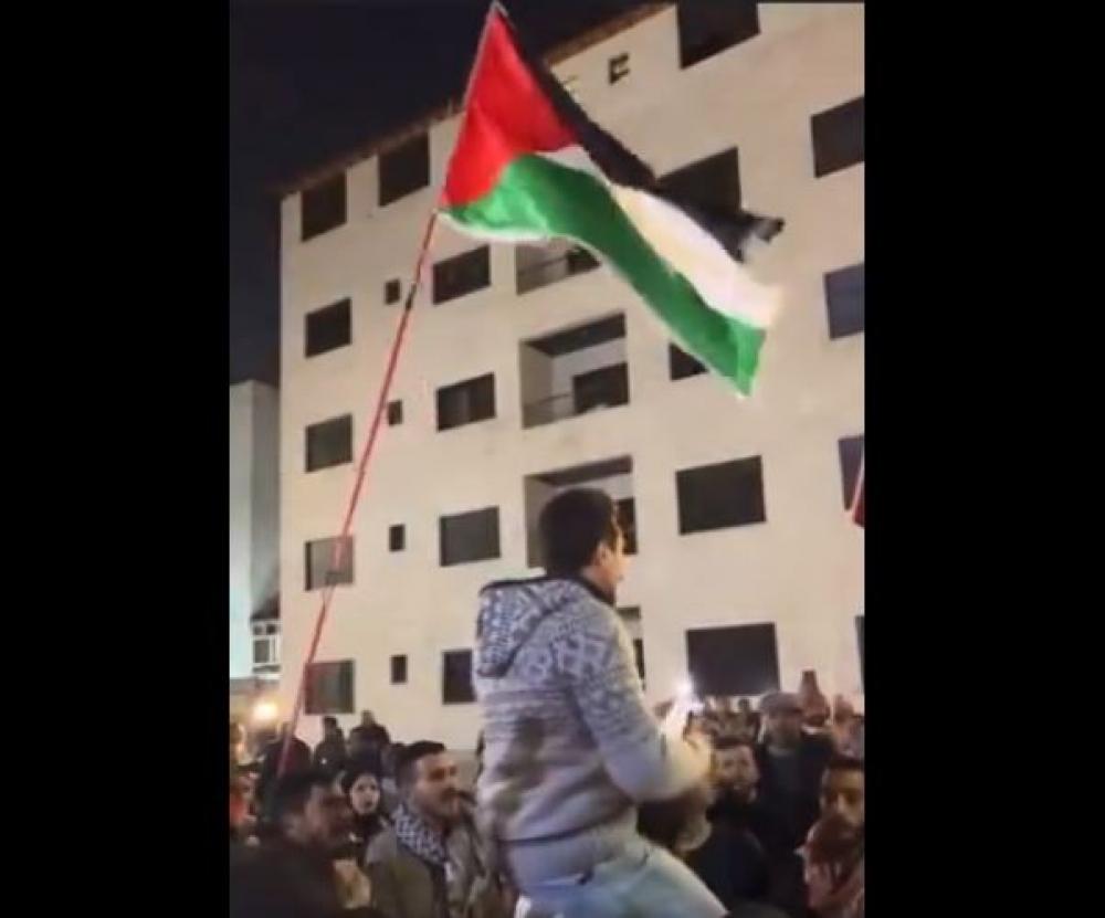 تنظيم وقفة احتجاجية حاشدة ضد تصدير الخضار إلى "إسرائيل" أمام سفارة الاحتلال في عمان.