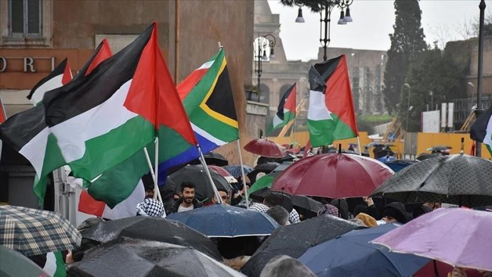 روما. وتظاهر المئات احتجاجا على الهجمات الإسرائيلية على غزة.