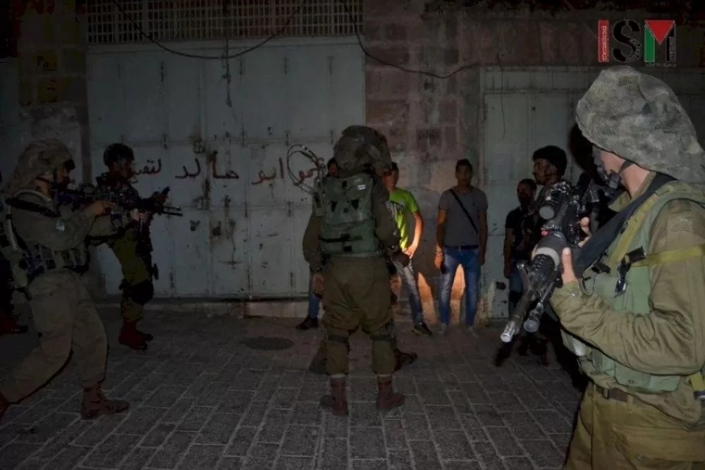 الاحتلال ينفذ حملة مداهمات واعتقالات واسعة في الضفة الغربية والقدس.