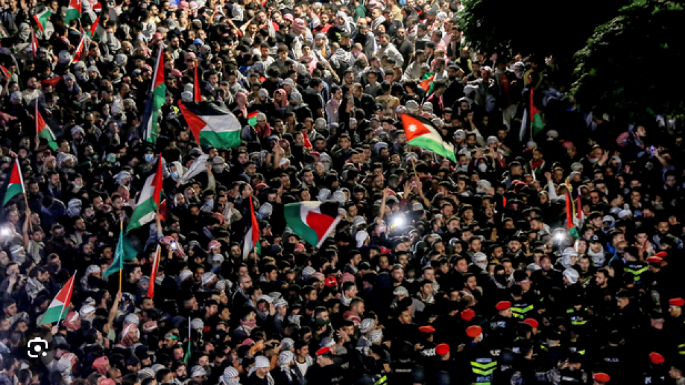 احتجاج لمدة ثمانية أيام لصالح غزة من قبل الأردنيين أمام السفارة الإسرائيلية في عمان