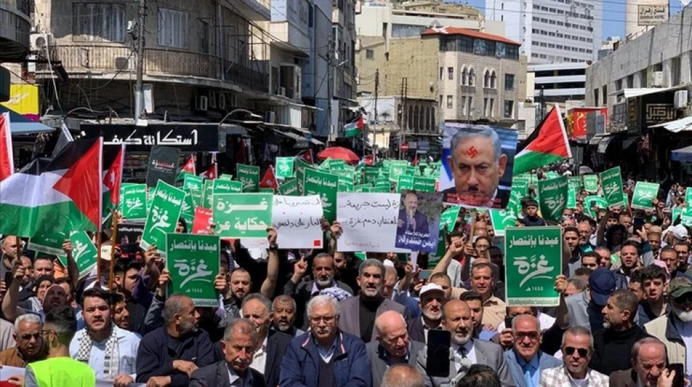 "نفرح بانتصار المقاومة" وفي عمان، مئات الأردنيين يتظاهرون تأييداً لغزة.