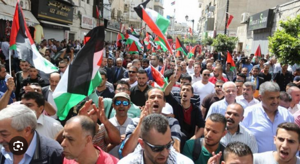 لجنة المتابعة تطالب بانتفاضة شعبية واسعة النطاق ضد الاحتلال.