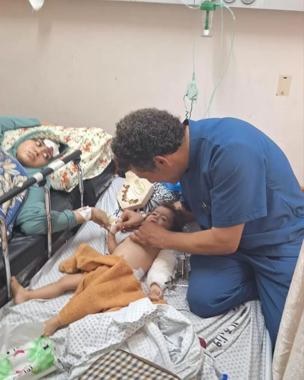 النظام الصحي في غزة يطالب بحماية السجناء من التعذيب ويستنكر وفاة الطبيب البرش.