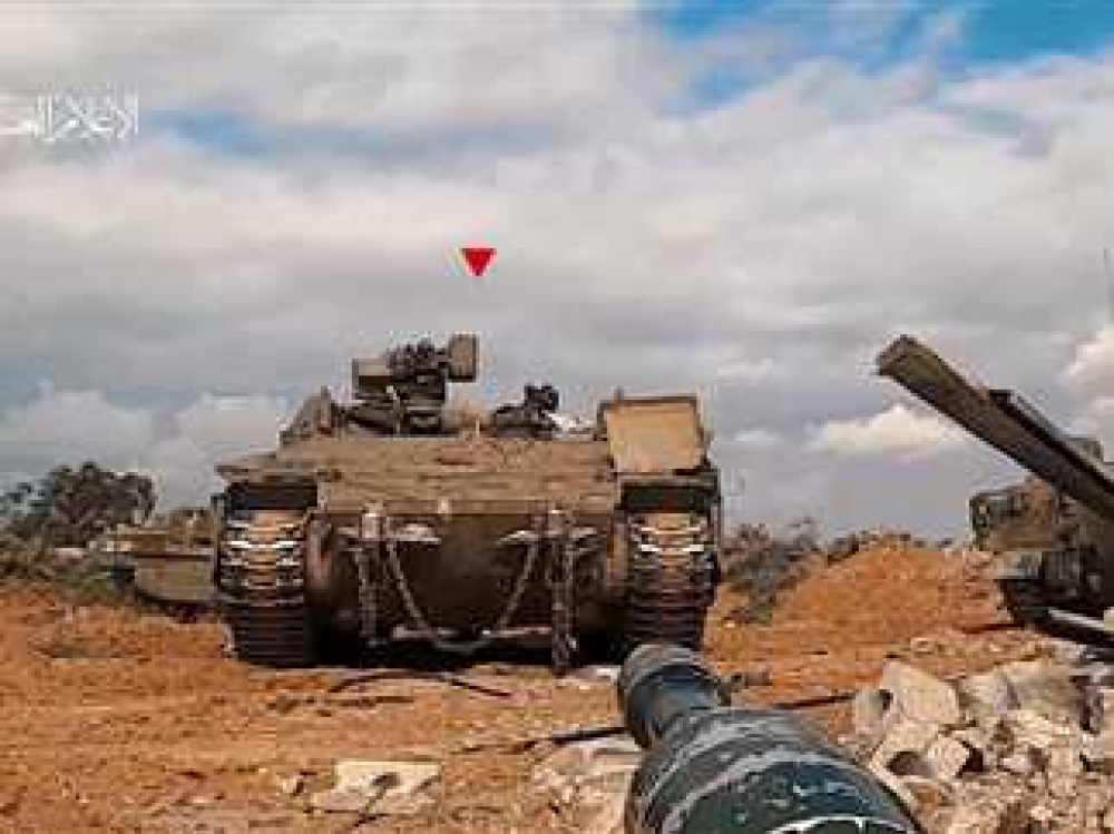 وتنفذ كتائب القسام عمليات ضد قوات الاحتلال المتقدمة شرق رفح.