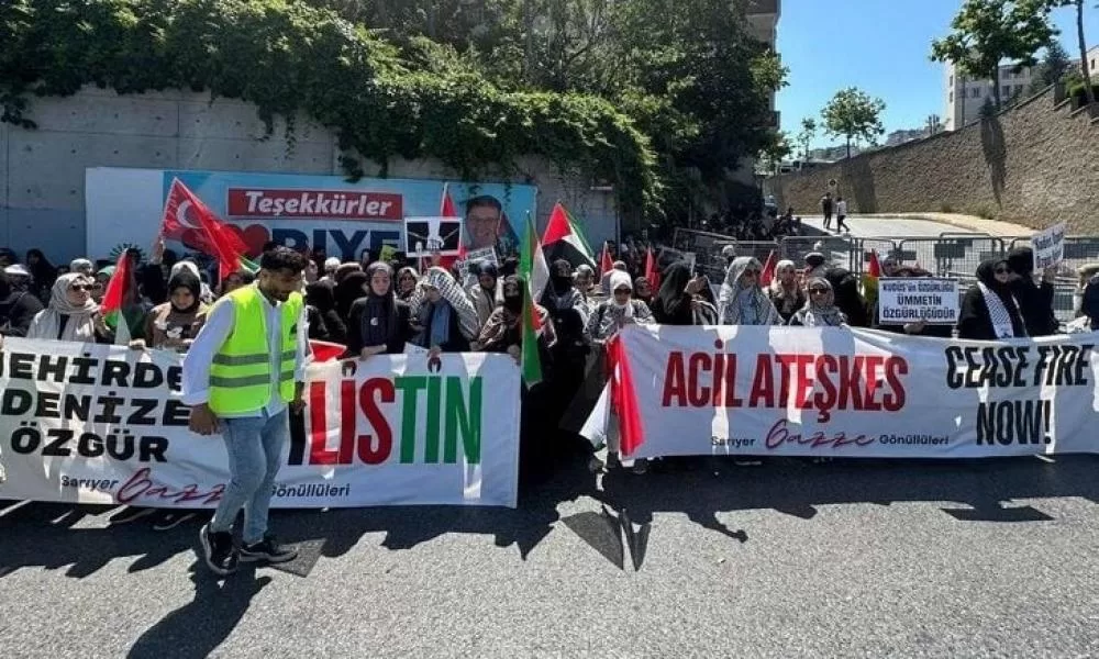 وقفة احتجاجية لدعم غزة أمام القنصلية الأمريكية في إسطنبول